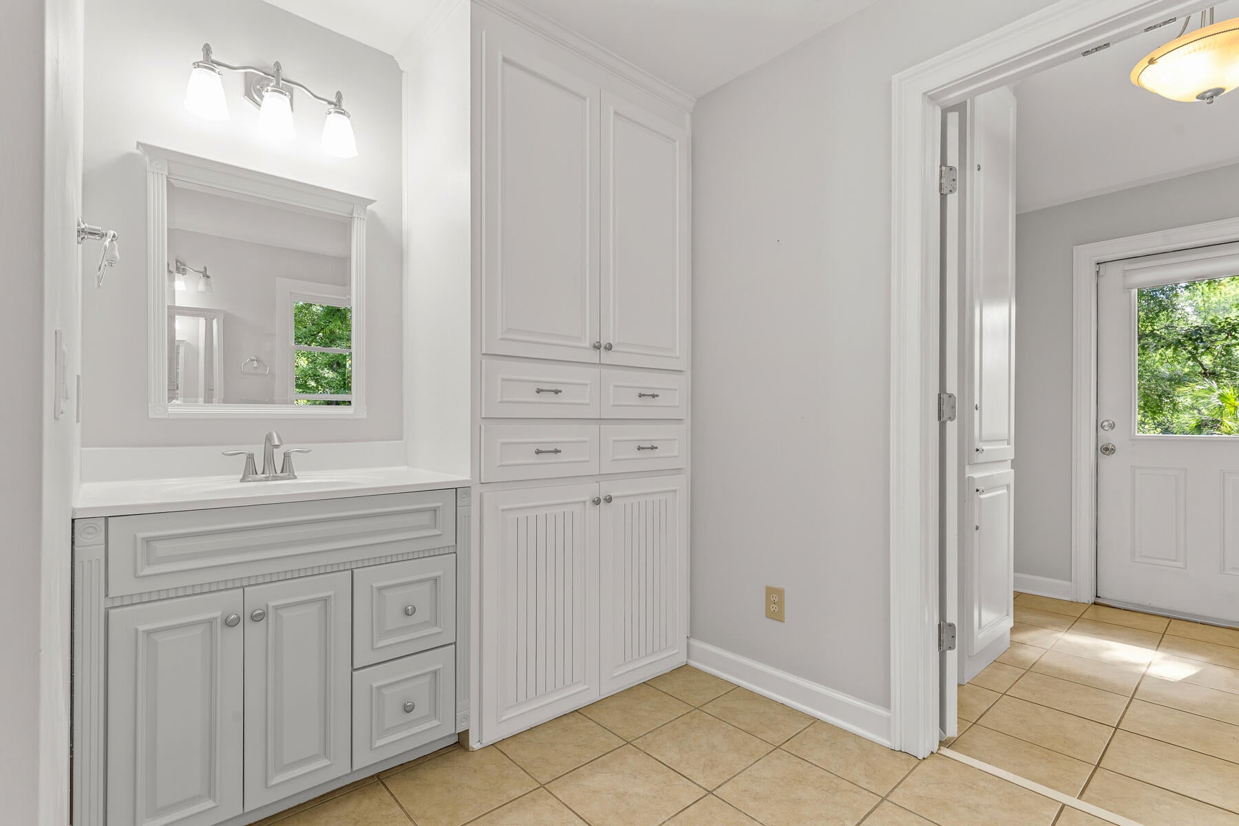 Summerville, South Carolina, 29483, United States, 5 Bedrooms Bedrooms, ,4 BathroomsBathrooms,Residential,Active,1823957