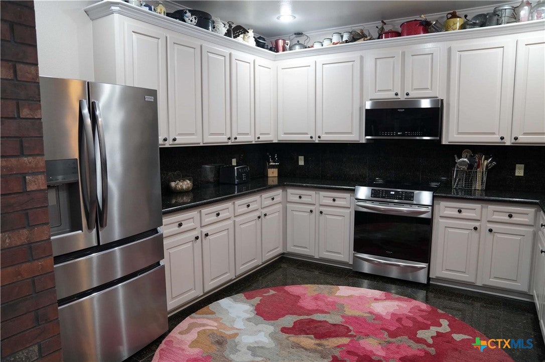 Sheridan, Texas, 77475, United States, 8 Bedrooms Bedrooms, ,5 BathroomsBathrooms,Residential,Active,1960171