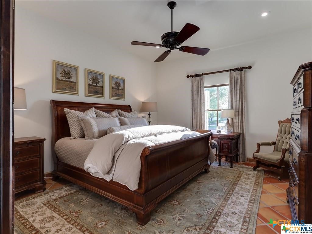 Victoria, Texas, 77904, United States, 5 Bedrooms Bedrooms, ,8 BathroomsBathrooms,Residential,Active,1912815