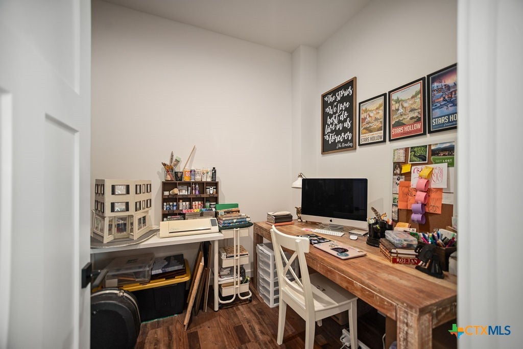 Port Lavaca, Texas, 77979, United States, 4 Bedrooms Bedrooms, ,3 BathroomsBathrooms,Residential,Active,1946527