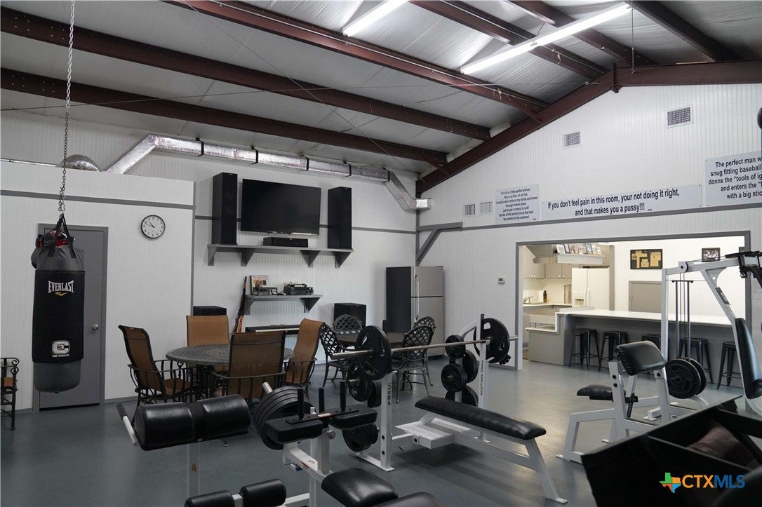 Sheridan, Texas, 77475, United States, 8 Bedrooms Bedrooms, ,5 BathroomsBathrooms,Residential,Active,1960171