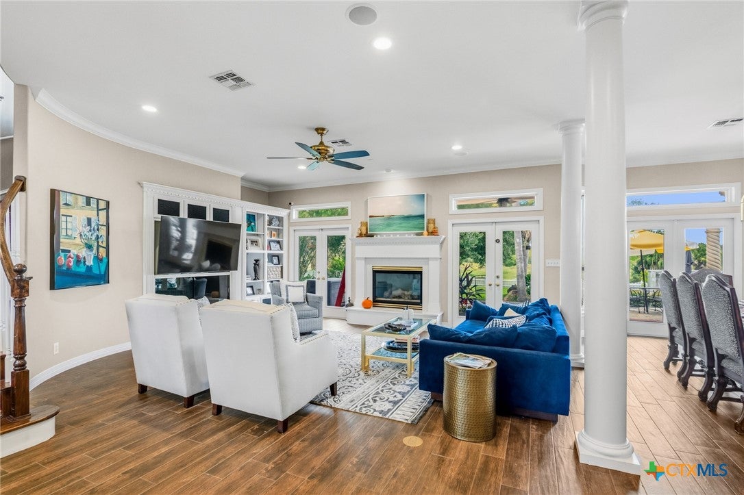 Victoria, Texas, 77904, United States, 5 Bedrooms Bedrooms, ,5 BathroomsBathrooms,Residential,Active,1961924