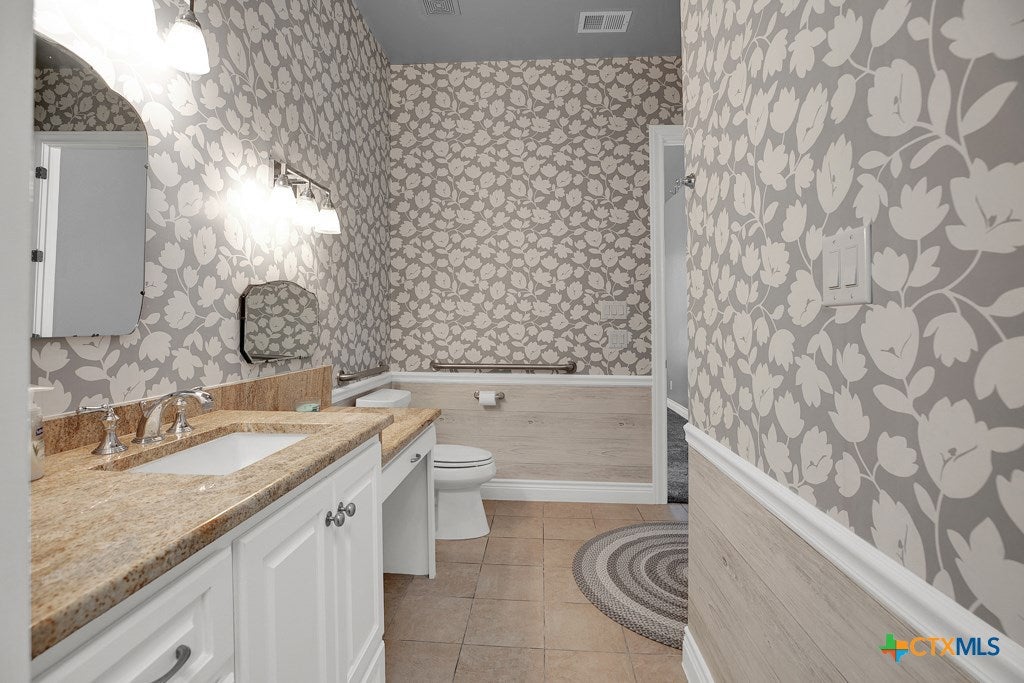 New Braunfels, Texas, 78132, United States, 6 Bedrooms Bedrooms, ,5 BathroomsBathrooms,Residential,Active,2007991