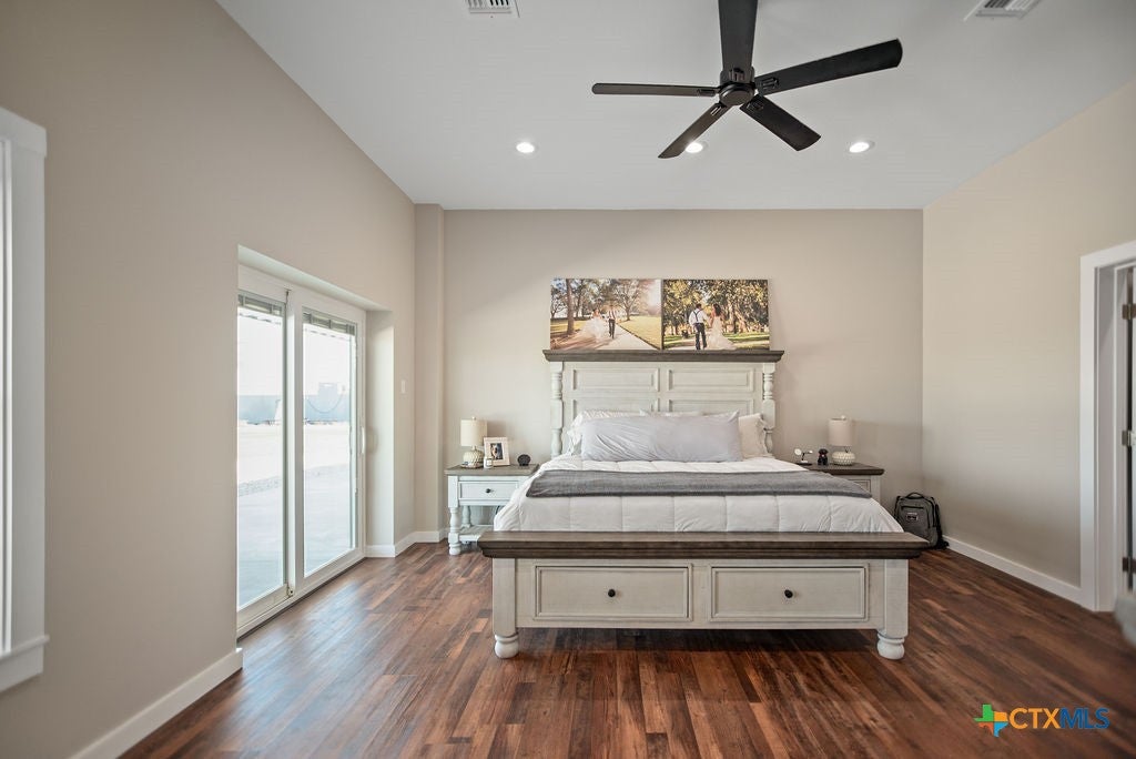 Port Lavaca, Texas, 77979, United States, 4 Bedrooms Bedrooms, ,3 BathroomsBathrooms,Residential,Active,1946527