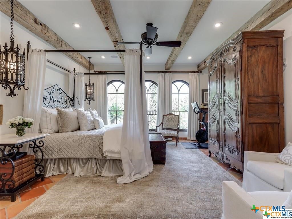 Victoria, Texas, 77904, United States, 5 Bedrooms Bedrooms, ,8 BathroomsBathrooms,Residential,Active,1912815