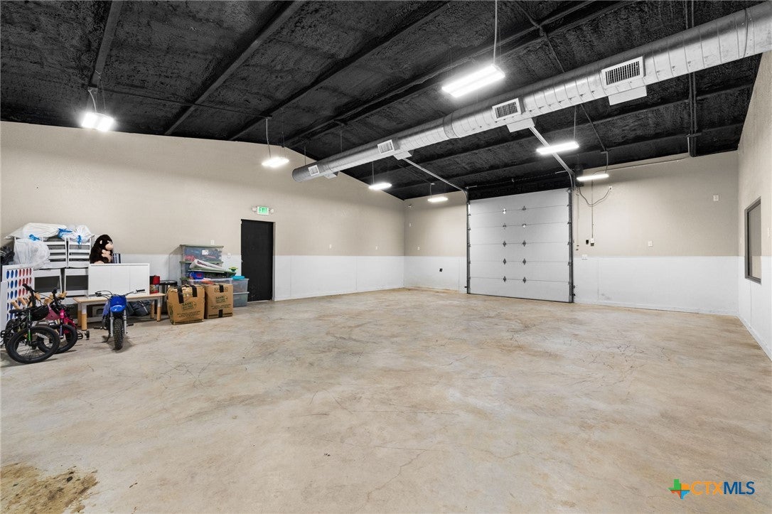 Kempner, Texas, 76539, United States, 5 Bedrooms Bedrooms, ,5 BathroomsBathrooms,Residential,Active,1898012