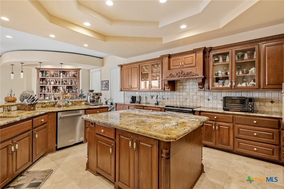 Inez, Texas, 77968, United States, ,5 BathroomsBathrooms,Residential,Active,1769514