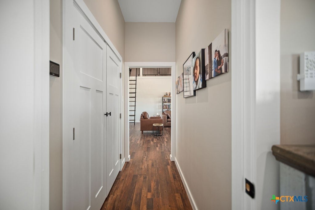 Port Lavaca, Texas, 77979, United States, 4 Bedrooms Bedrooms, ,3 BathroomsBathrooms,Residential,Active,1946527