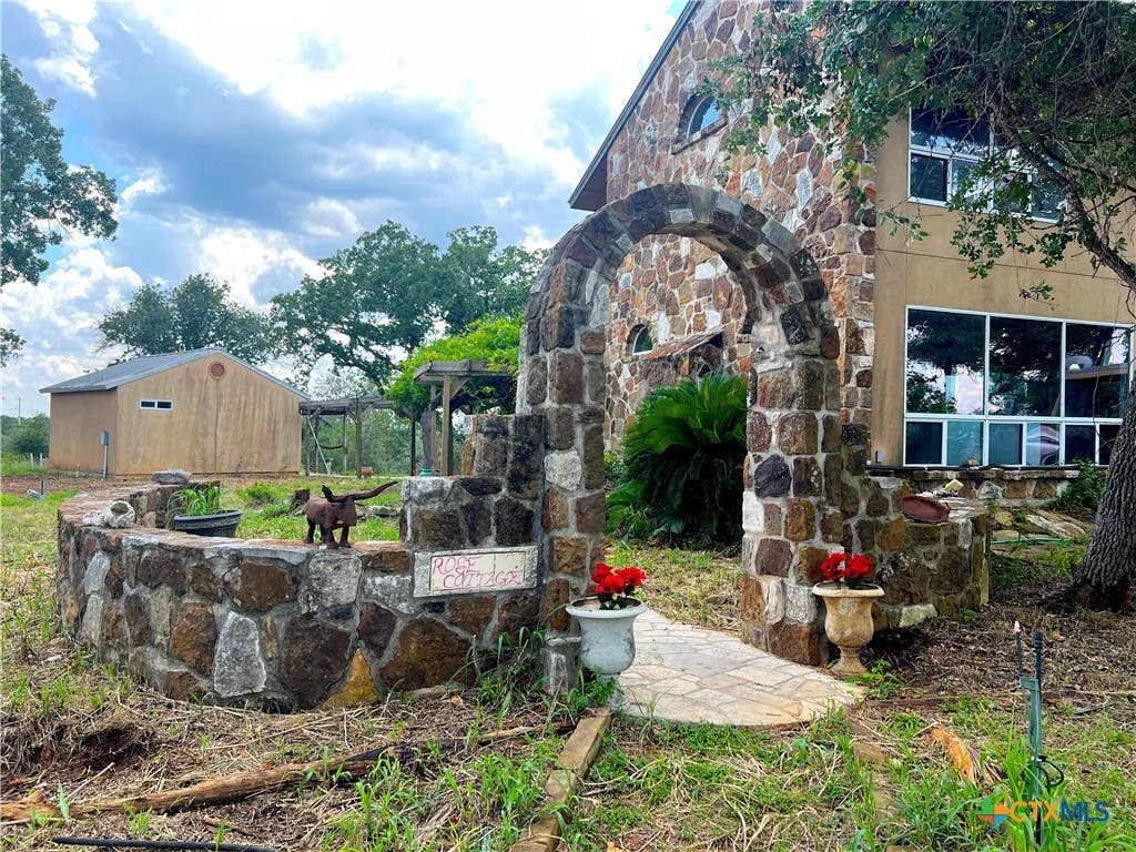 184 Guadalupe Hls Ln