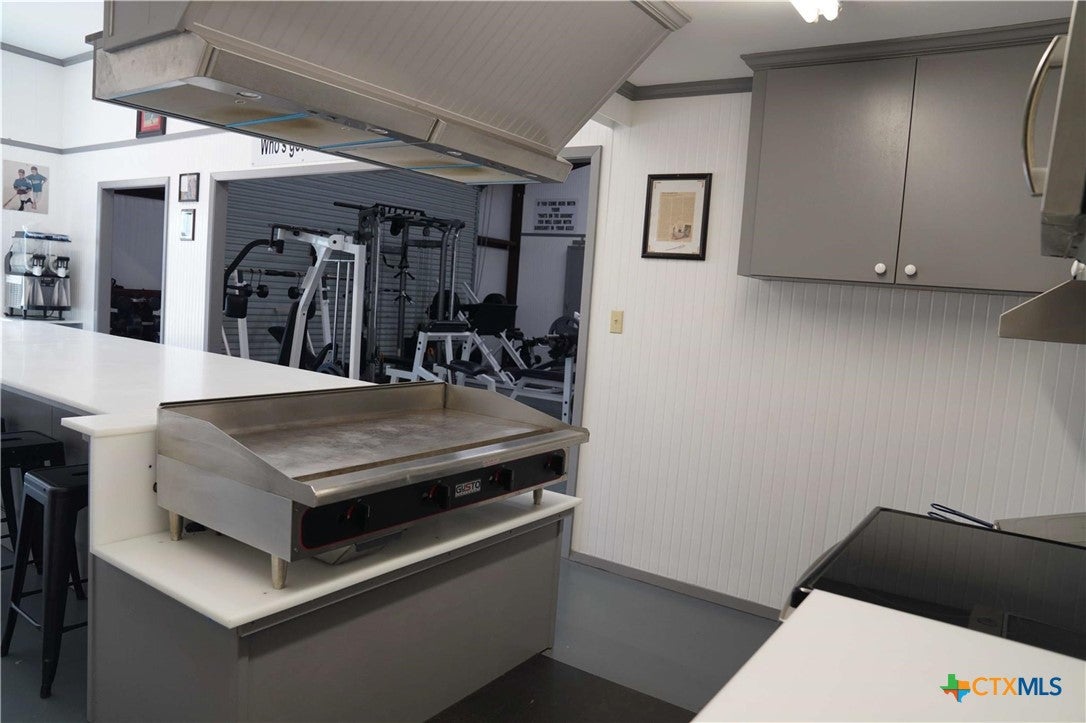 Sheridan, Texas, 77475, United States, 8 Bedrooms Bedrooms, ,5 BathroomsBathrooms,Residential,Active,1960171