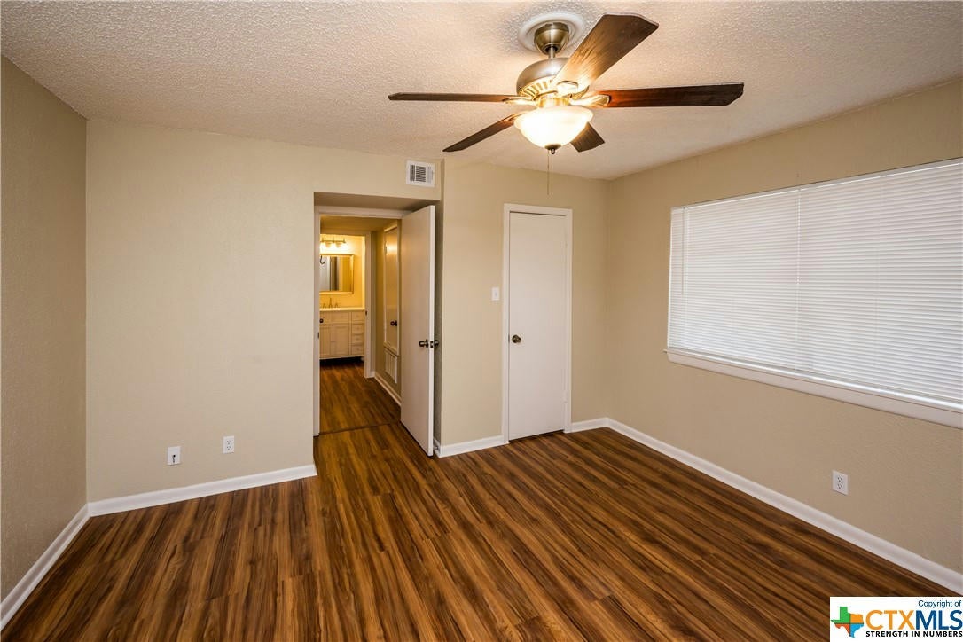 Victoria, Texas, 77901, United States, ,Residential,Active,1702298