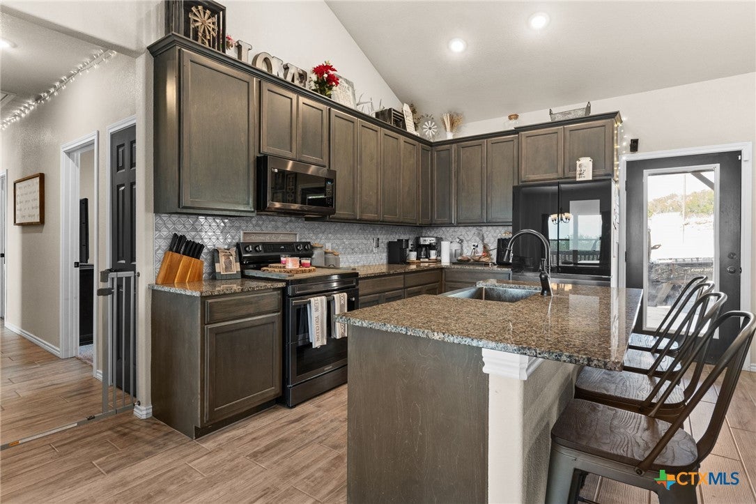 Kempner, Texas, 76539, United States, 5 Bedrooms Bedrooms, ,5 BathroomsBathrooms,Residential,Active,1898012