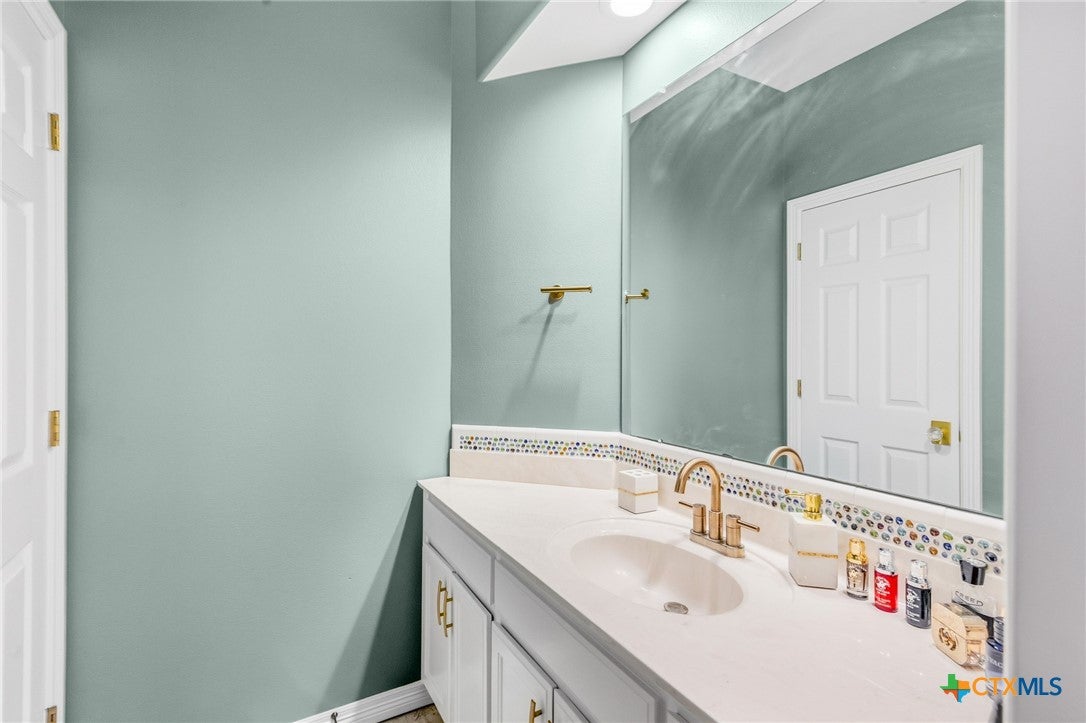 Victoria, Texas, 77904, United States, 5 Bedrooms Bedrooms, ,5 BathroomsBathrooms,Residential,Active,1961924