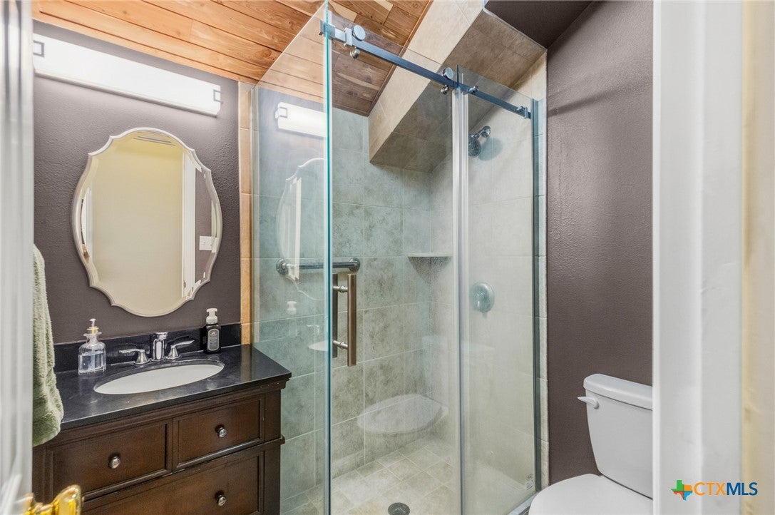 Victoria, Texas, 77904, United States, 5 Bedrooms Bedrooms, ,5 BathroomsBathrooms,Residential,Active,1961924