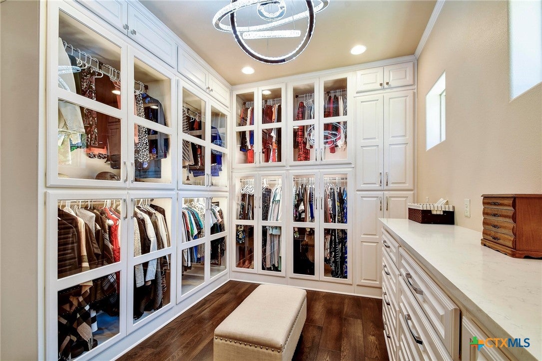 Bulverde, Texas, 78163, United States, 5 Bedrooms Bedrooms, ,5 BathroomsBathrooms,Residential,Active,1988459