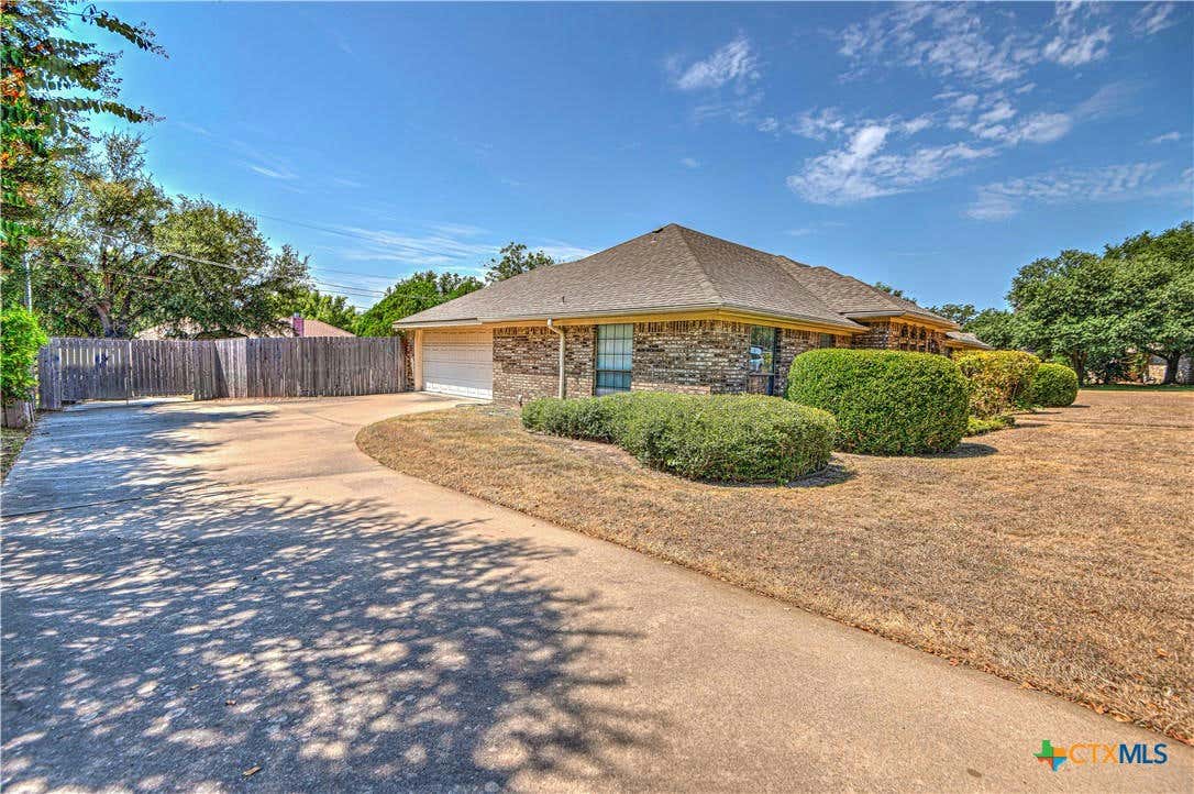 1304 WALDEN CIR, HEWITT, TX 76643, photo 1 of 18