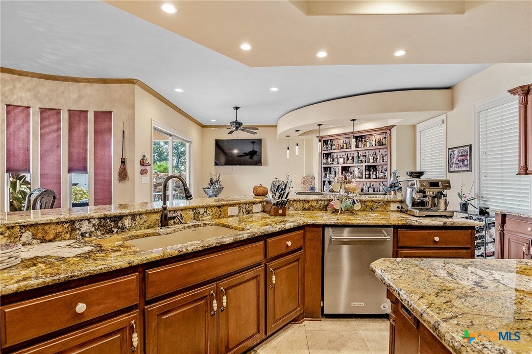 Inez, Texas, 77968, United States, ,5 BathroomsBathrooms,Residential,Active,1769514