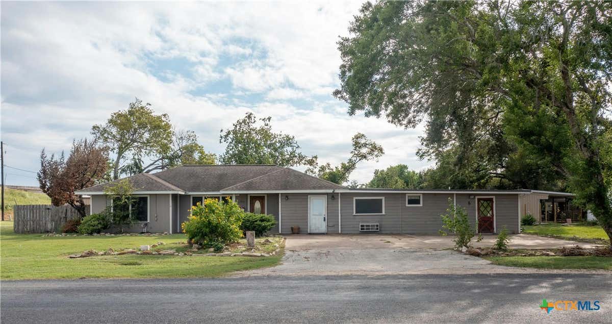 1003 N KLEAS ST, EDNA, TX 77957, photo 1 of 40