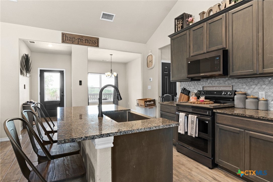 Kempner, Texas, 76539, United States, 5 Bedrooms Bedrooms, ,5 BathroomsBathrooms,Residential,Active,1898012