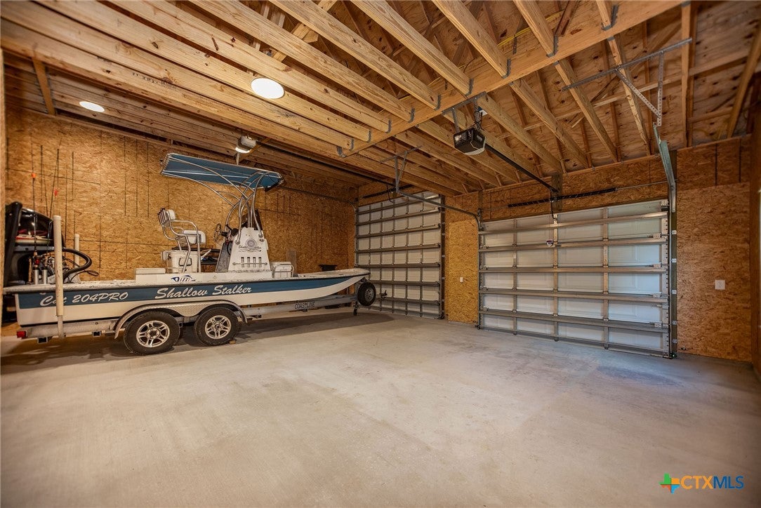 Port Lavaca, Texas, 77979, United States, ,3 BathroomsBathrooms,Residential,Active,1871190