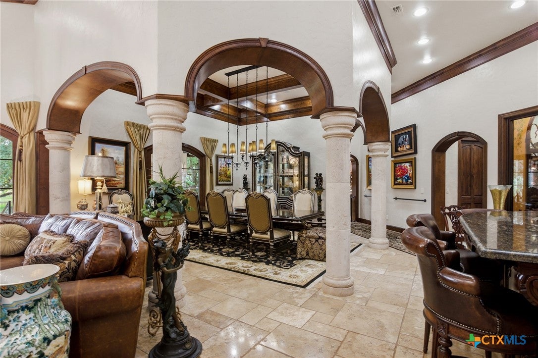 Inez, Texas, 77968, United States, 5 Bedrooms Bedrooms, ,6 BathroomsBathrooms,Residential,Active,1999904