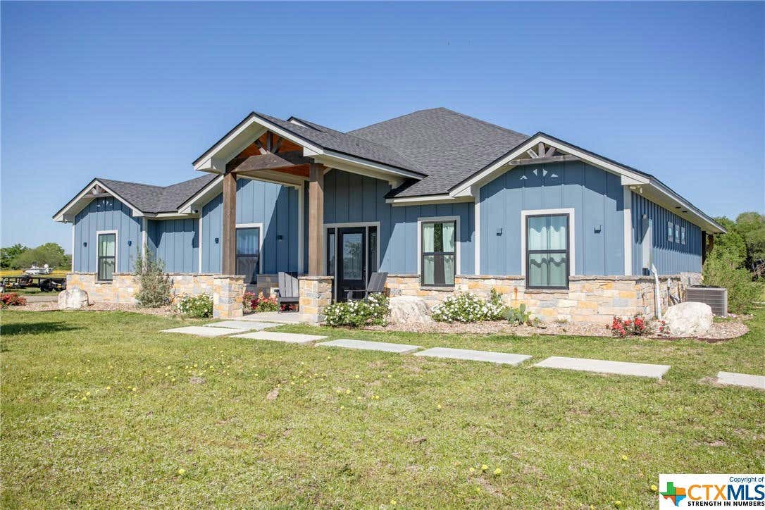 212 SUMAC RD, VICTORIA, TX 77904, photo 1 of 36