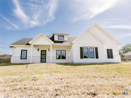 111 CHAPARRAL RD, VICTORIA, TX 77905 - Image 1