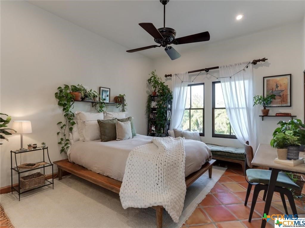 Victoria, Texas, 77904, United States, 5 Bedrooms Bedrooms, ,8 BathroomsBathrooms,Residential,Active,1912815