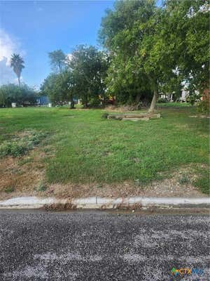 719 S BENAVIDES ST, PORT LAVACA, TX 77979 - Image 1