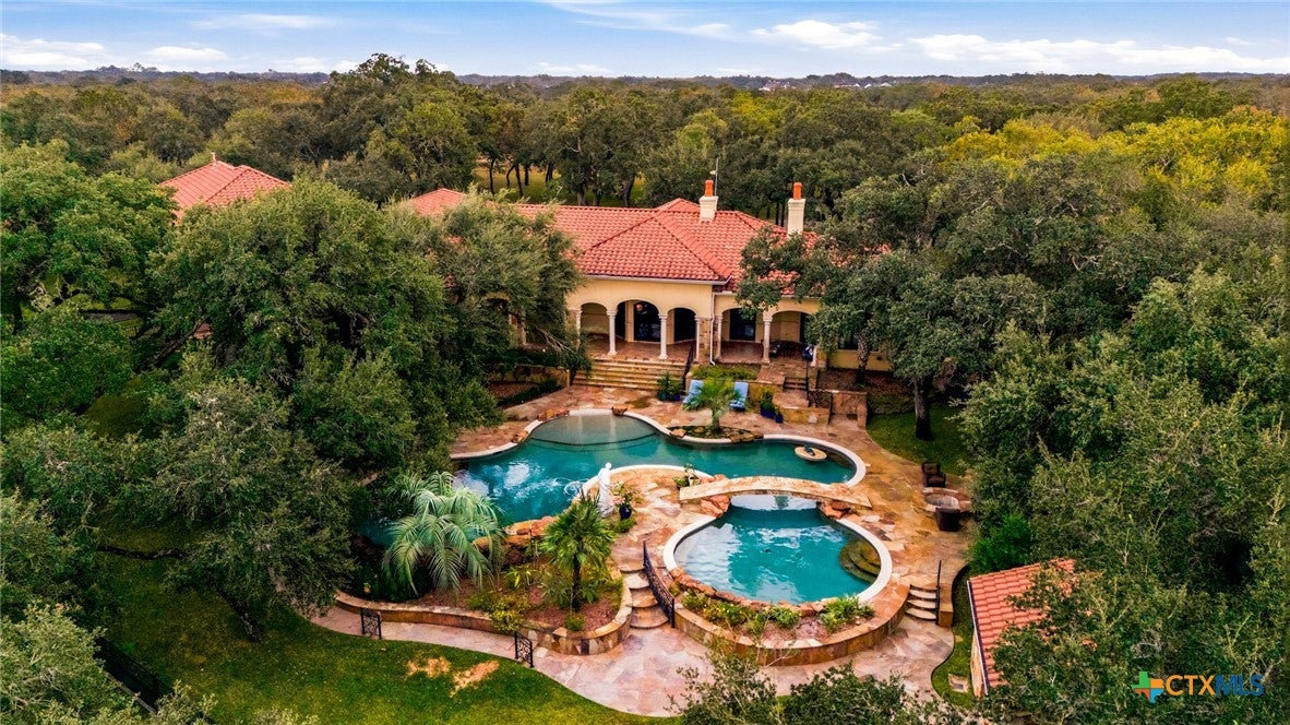 Inez, Texas, 77968, United States, 5 Bedrooms Bedrooms, ,6 BathroomsBathrooms,Residential,Active,1999904