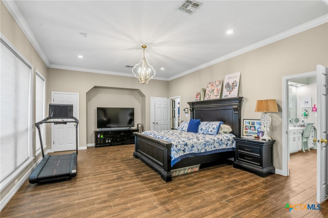 Victoria, Texas, 77904, United States, 5 Bedrooms Bedrooms, ,5 BathroomsBathrooms,Residential,Active,1961924