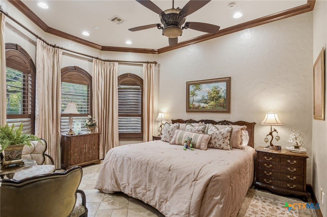 Inez, Texas, 77968, United States, 5 Bedrooms Bedrooms, ,6 BathroomsBathrooms,Residential,Active,1999904