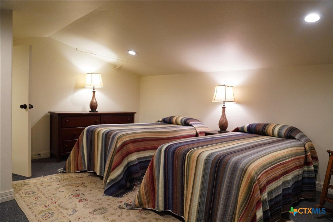 Sheridan, Texas, 77475, United States, 8 Bedrooms Bedrooms, ,5 BathroomsBathrooms,Residential,Active,1960171