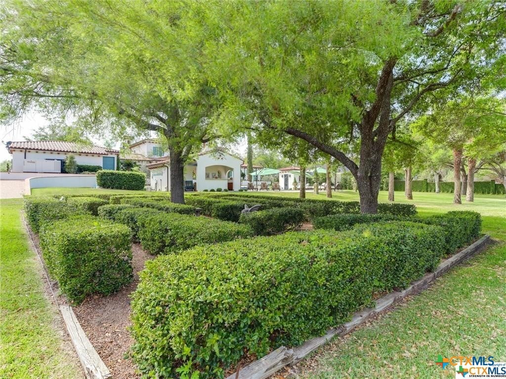 Victoria, Texas, 77904, United States, 5 Bedrooms Bedrooms, ,8 BathroomsBathrooms,Residential,Active,1912815