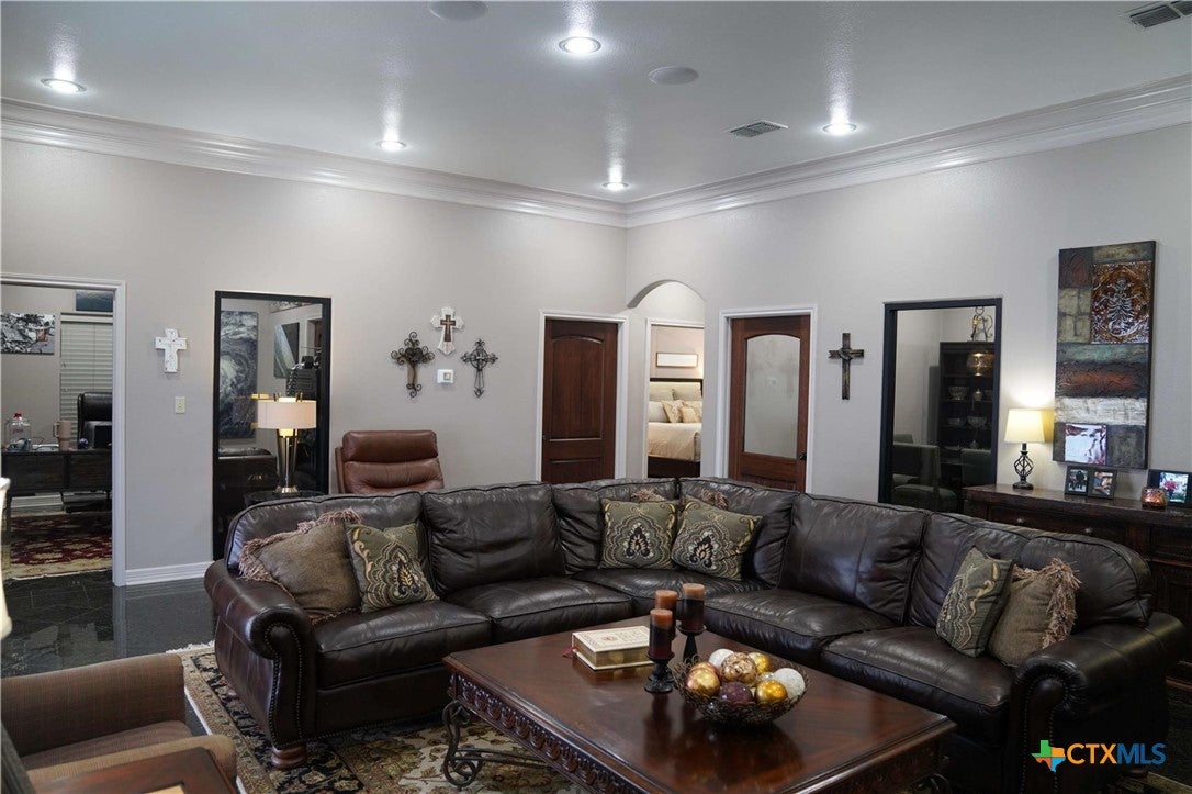 Sheridan, Texas, 77475, United States, 8 Bedrooms Bedrooms, ,5 BathroomsBathrooms,Residential,Active,1960171