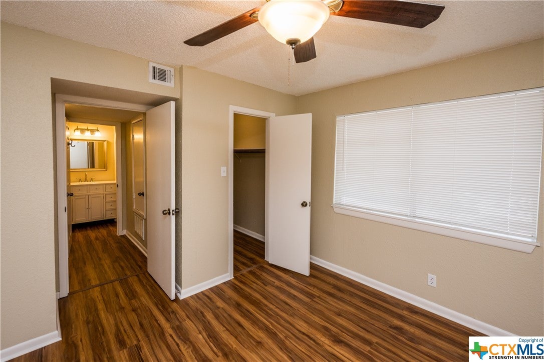 Victoria, Texas, 77901, United States, ,Residential,Active,1702298