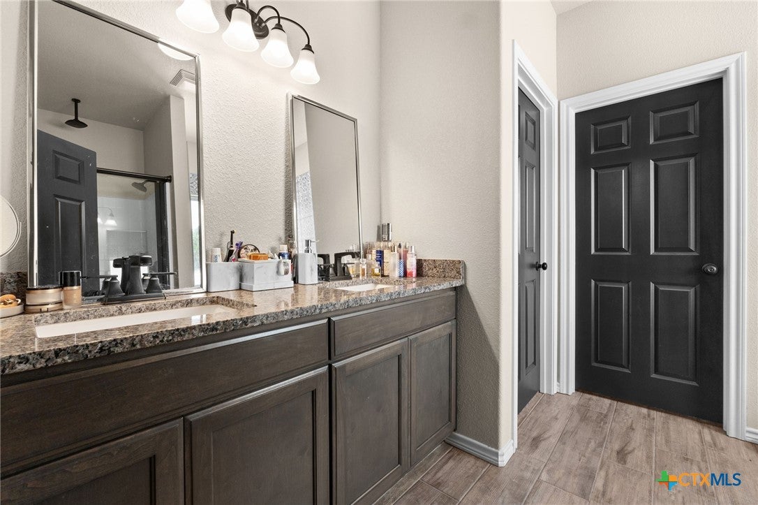 Kempner, Texas, 76539, United States, 5 Bedrooms Bedrooms, ,5 BathroomsBathrooms,Residential,Active,1898012