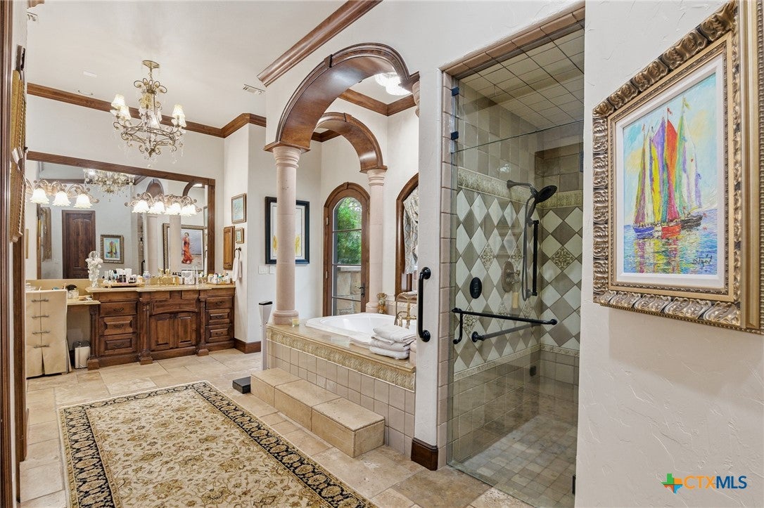 Inez, Texas, 77968, United States, 5 Bedrooms Bedrooms, ,6 BathroomsBathrooms,Residential,Active,1999904