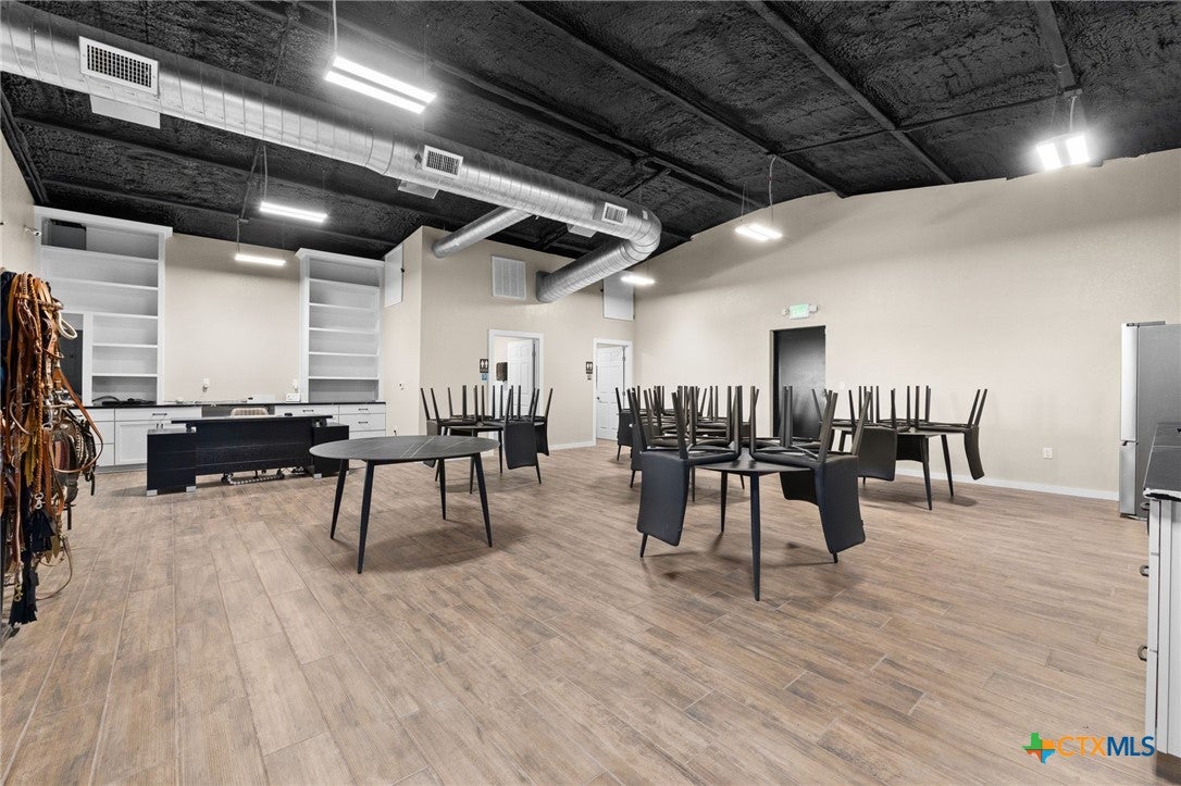 Kempner, Texas, 76539, United States, 5 Bedrooms Bedrooms, ,5 BathroomsBathrooms,Residential,Active,1898012