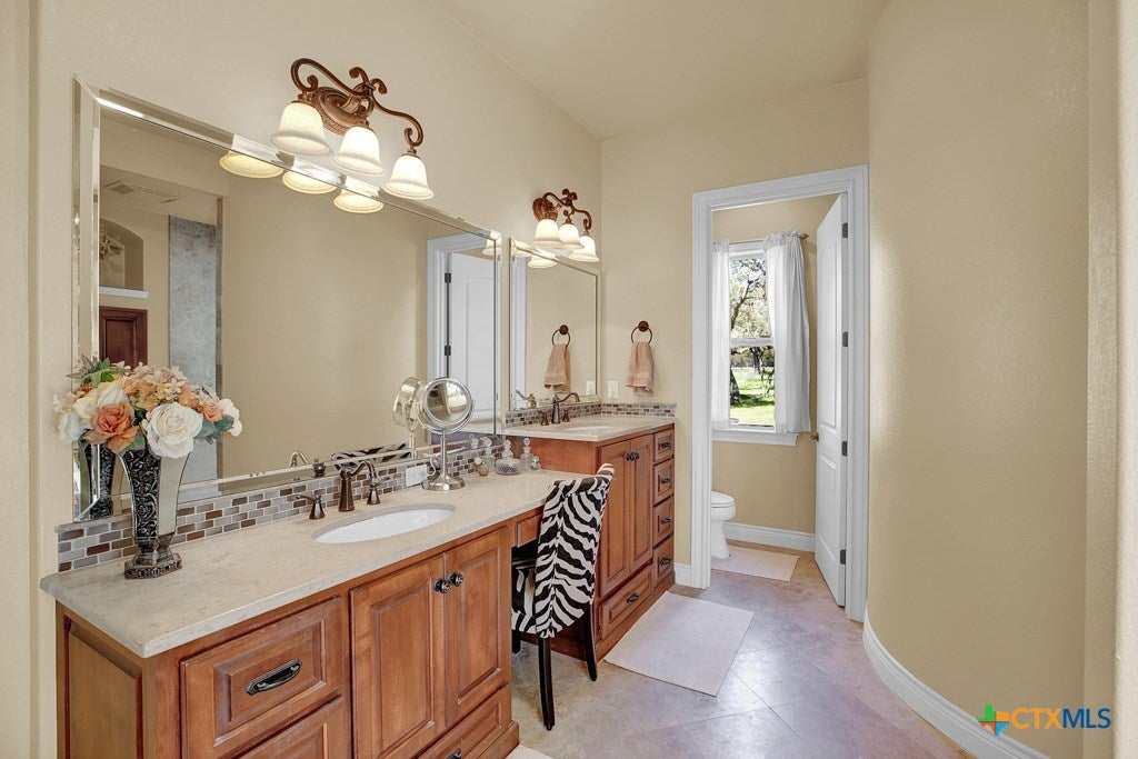 New Braunfels, Texas, 78132, United States, 6 Bedrooms Bedrooms, ,5 BathroomsBathrooms,Residential,Active,2007991