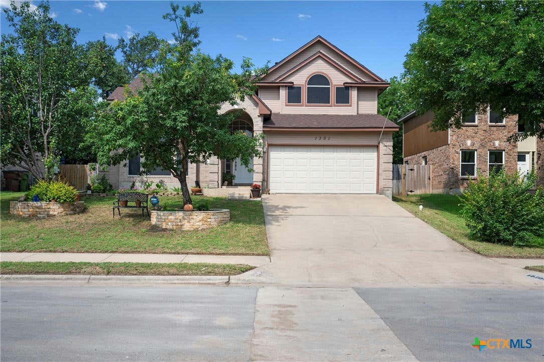 1301 ROCKRIDGE ST, ROUND ROCK, TX 78681, photo 1 of 40