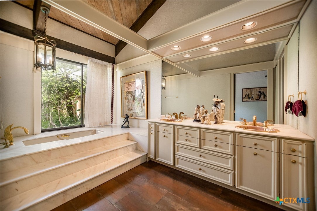 Port O'Connor, Texas, 77982, United States, 3 Bedrooms Bedrooms, ,4 BathroomsBathrooms,Residential,Active,1853617