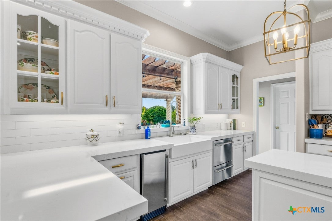 Victoria, Texas, 77904, United States, 5 Bedrooms Bedrooms, ,5 BathroomsBathrooms,Residential,Active,1961924