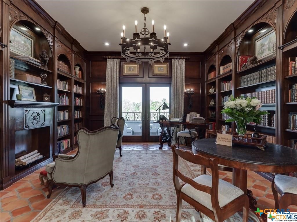 Victoria, Texas, 77904, United States, 5 Bedrooms Bedrooms, ,8 BathroomsBathrooms,Residential,Active,1912815