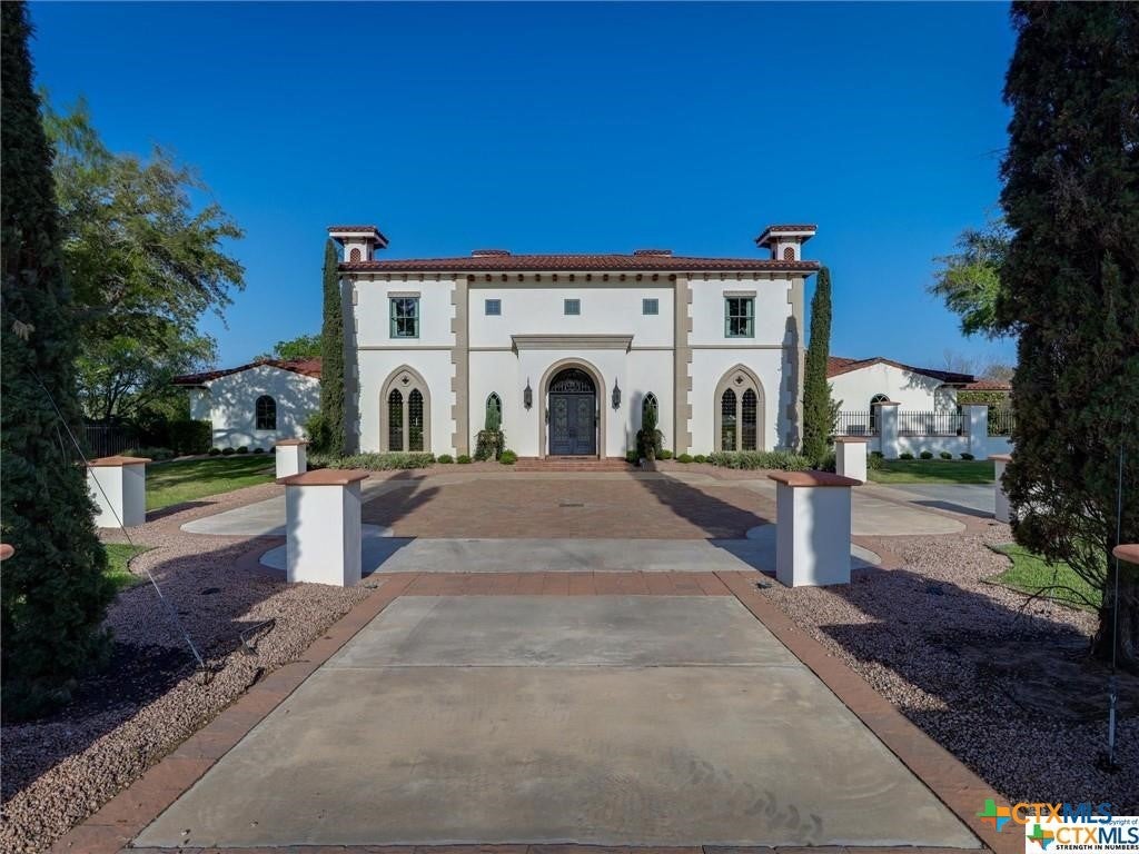 Victoria, Texas, 77904, United States, 5 Bedrooms Bedrooms, ,8 BathroomsBathrooms,Residential,Active,1912815