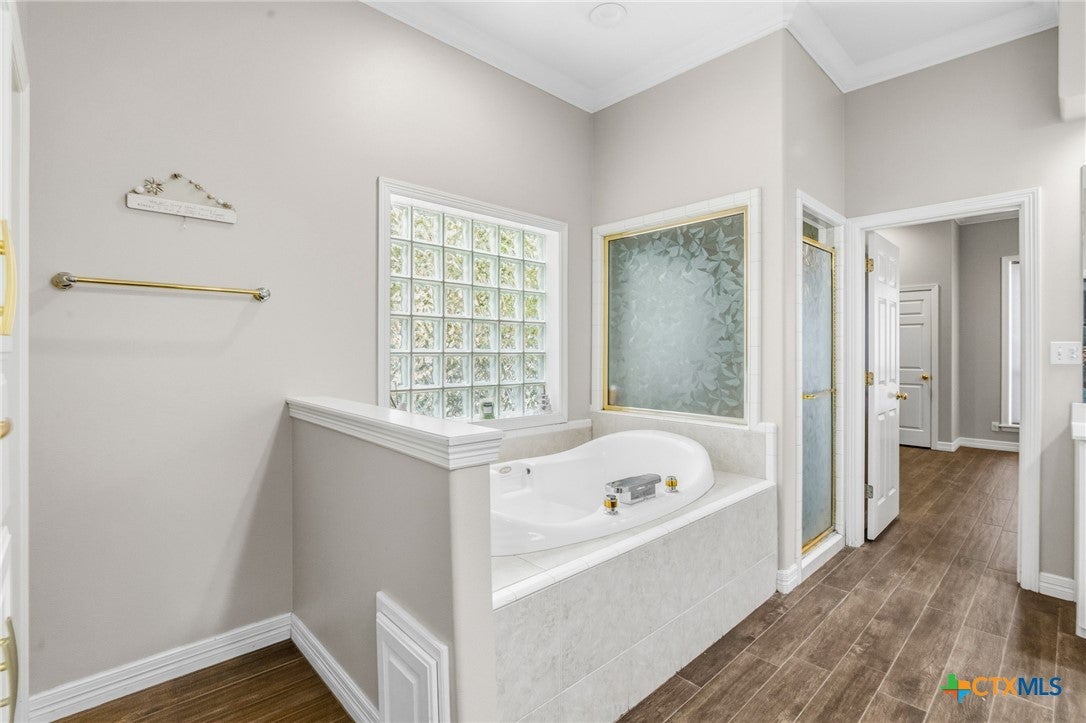 Victoria, Texas, 77904, United States, 5 Bedrooms Bedrooms, ,5 BathroomsBathrooms,Residential,Active,1961924