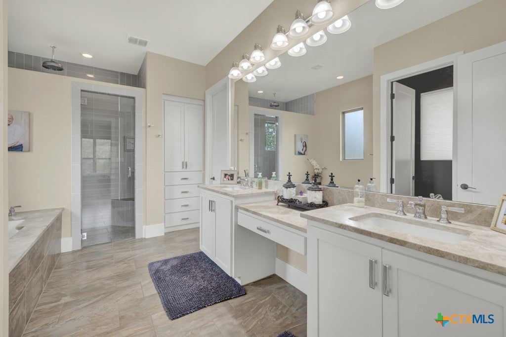 New Braunfels, Texas, 78132, United States, 4 Bedrooms Bedrooms, ,4 BathroomsBathrooms,Residential,Active,1993682