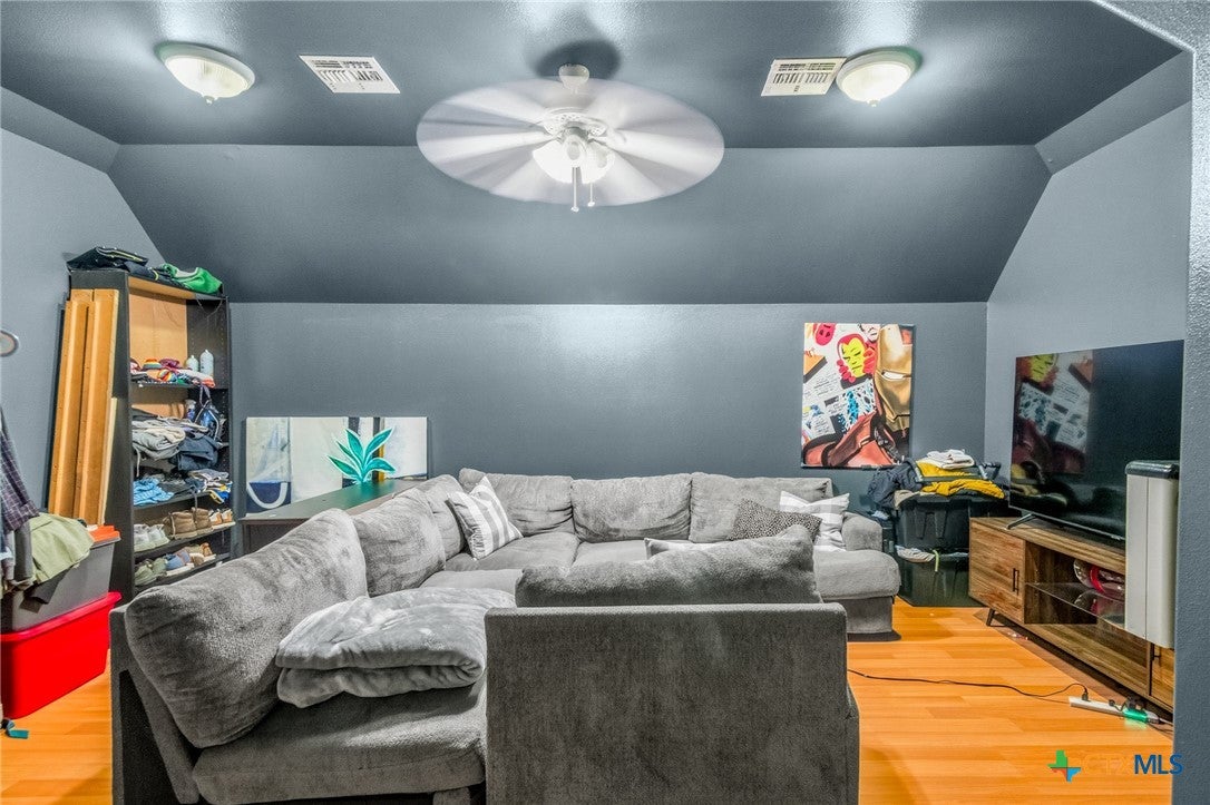 Victoria, Texas, 77904, United States, 5 Bedrooms Bedrooms, ,5 BathroomsBathrooms,Residential,Active,1961924