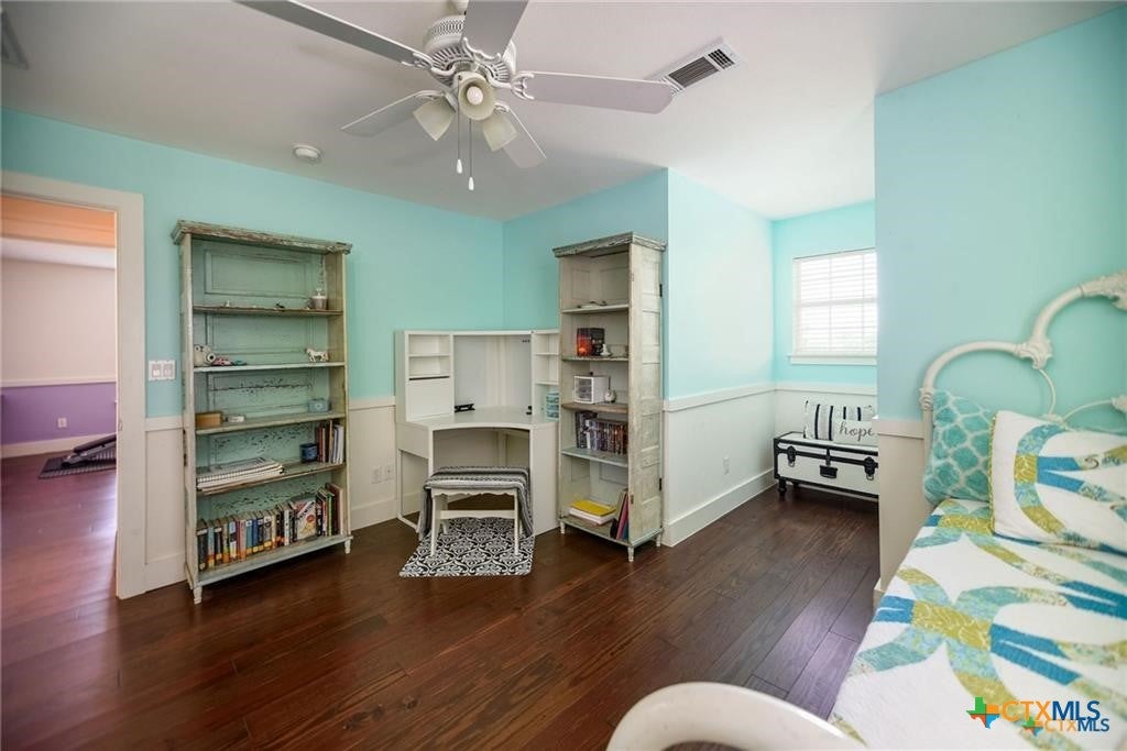 Port Lavaca, Texas, 77979, United States, ,3 BathroomsBathrooms,Residential,Active,1871190