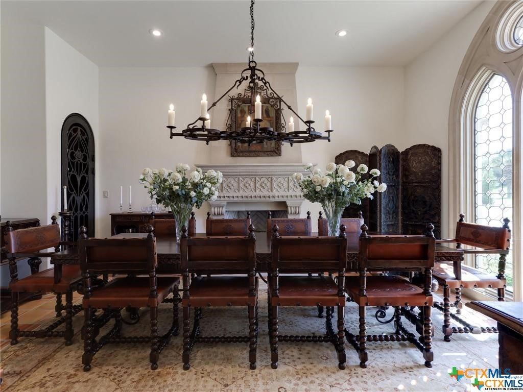 Victoria, Texas, 77904, United States, 5 Bedrooms Bedrooms, ,8 BathroomsBathrooms,Residential,Active,1912815